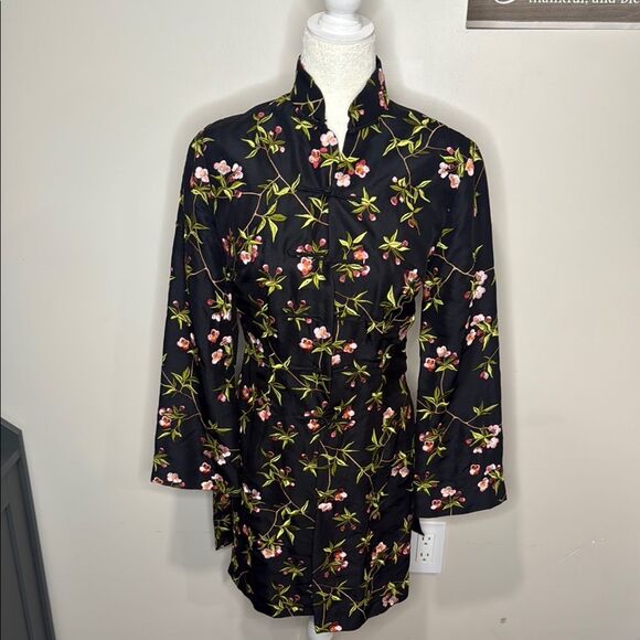 Shanghai Tang Black Silk coat with Floral Embroidery size 2 - Picture 1 of 7